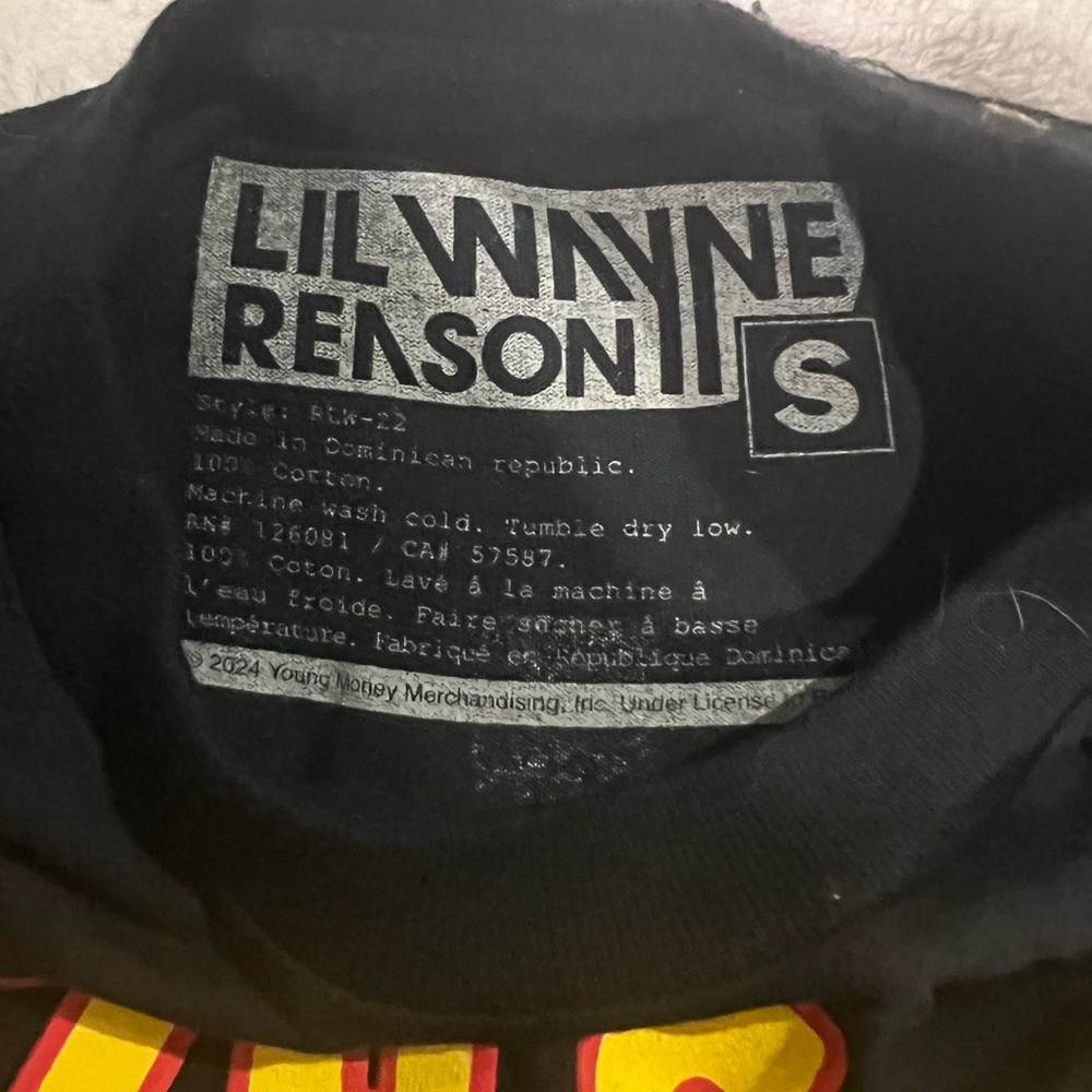 Lil weezy. Black and Yellow Short Sleeve Tee with Cartoon Graphic - Picture 4 of 4